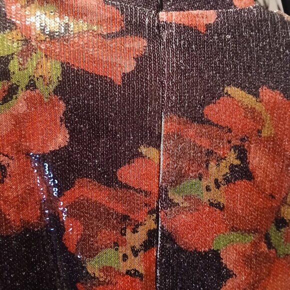 Nicole Miller Floral Sequined Top – Size M NWOT - Picture 4 of 5